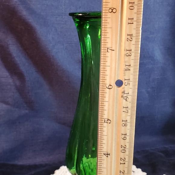 Elegant Vintage Avon Perfume Bottles - Picture 15 of 15